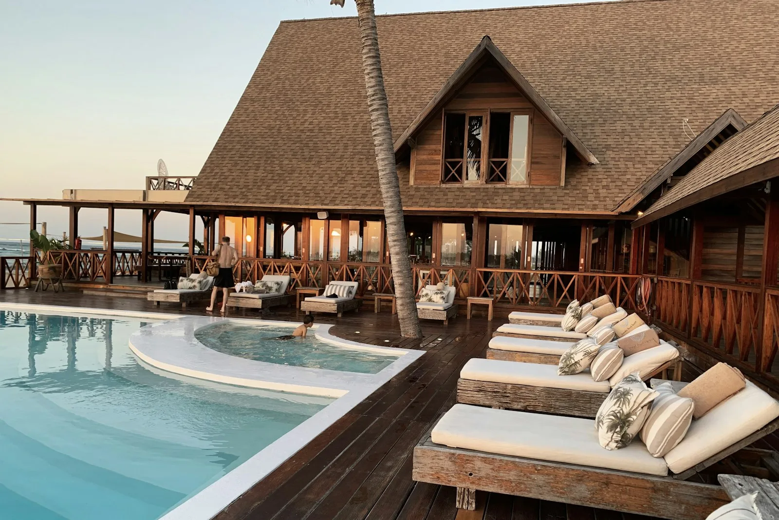 Hospitality & Cruise